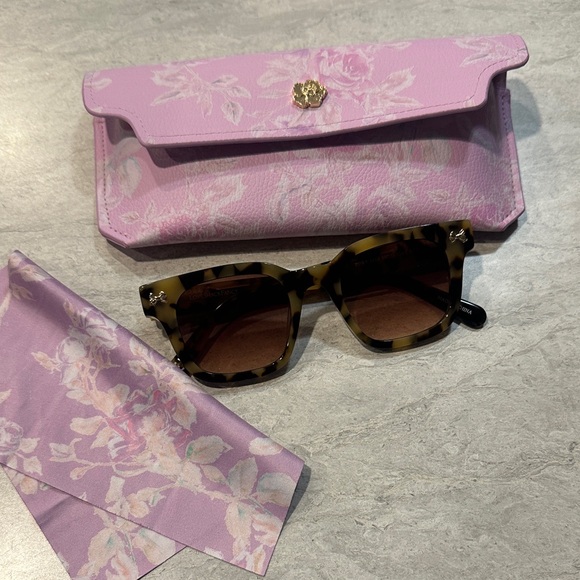 LoveShackFancy Pink Sunglasses Case with Tortoise Shell Sunglasses - Picture 1 of 5